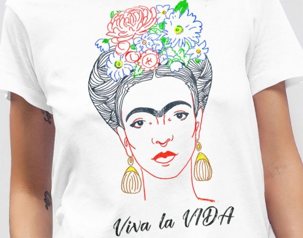 Tshirt Frida Kahlo Viva La Vida Mockup 09